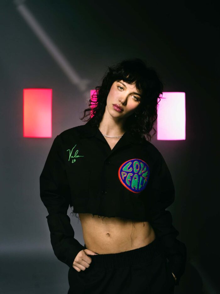 Valas Cropped Love & Peace Bowler Shirt